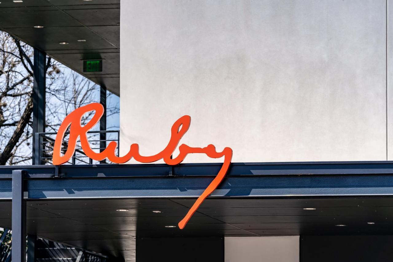 The Ruby Hotel Round Rock Extérieur photo