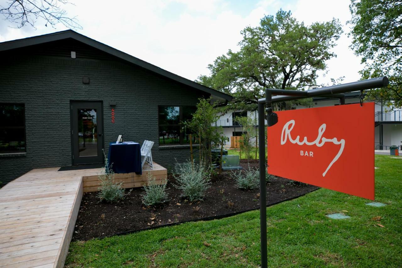 The Ruby Hotel Round Rock Extérieur photo